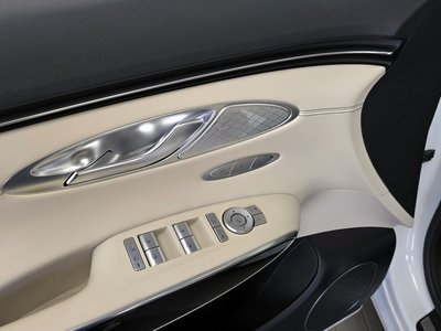 2023 Genesis GV70 — миниатюра 28