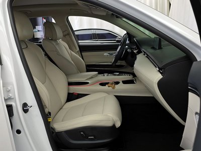 2023 Genesis GV70 — миниатюра 16