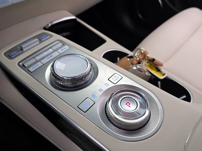 2023 Genesis GV70 — миниатюра 12