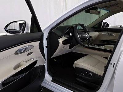 2023 Genesis GV70 — миниатюра 13