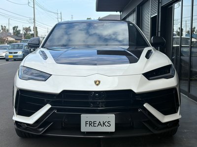 LAMBORGHINI URUS - 4