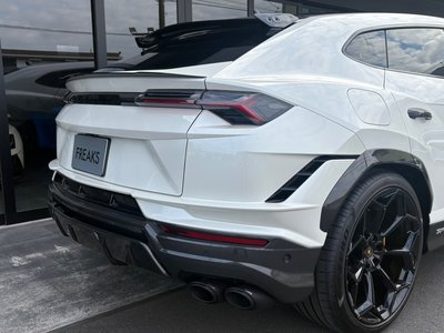 LAMBORGHINI URUS - 9