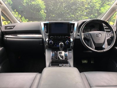 TOYOTA ALPHARD - 2