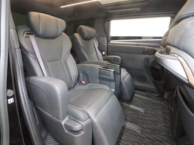 2025 TOYOTA ALPHARD photo 8