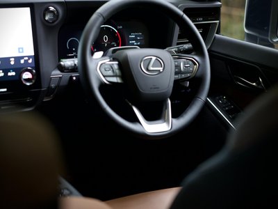 2025 LEXUS GX — фото 3