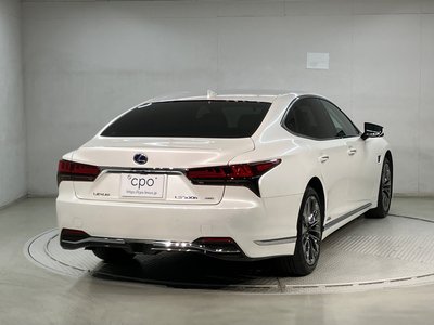 LEXUS LS - 6