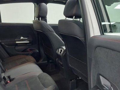 MERCEDES-BENZ GLA - 10