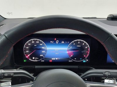 MERCEDES-BENZ GLA - 8