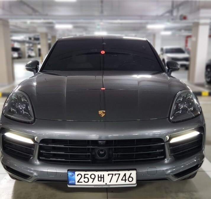 PORSCHE CAYENNE - View 1
