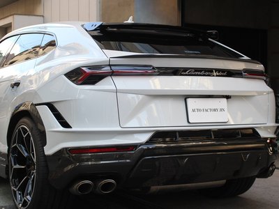 LAMBORGHINI URUS - 9