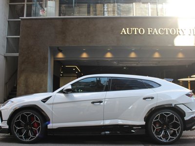 LAMBORGHINI URUS - 5