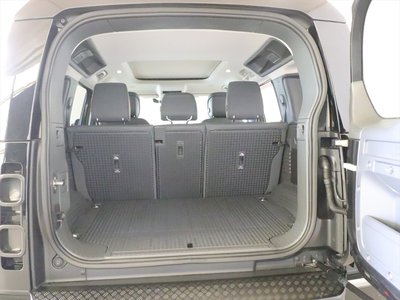 LAND ROVER DEFENDER - 10