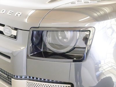 LAND ROVER DEFENDER - 8