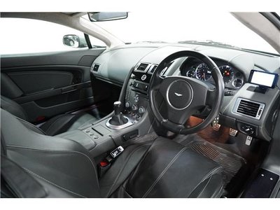 ASTON MARTIN V8 VANTAGE - 3