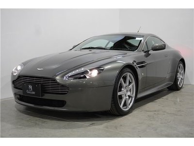 ASTON MARTIN V8 VANTAGE - 1