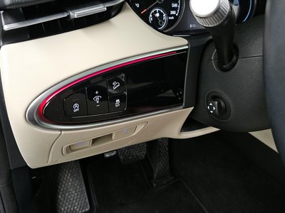 2022 Genesis GV70 — миниатюра 18