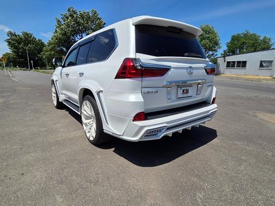 2017 Lexus LX — фото 4