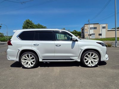 2017 Lexus LX — фото 3