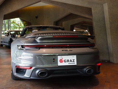 صورة 8 لـ 2021 Porsche 911