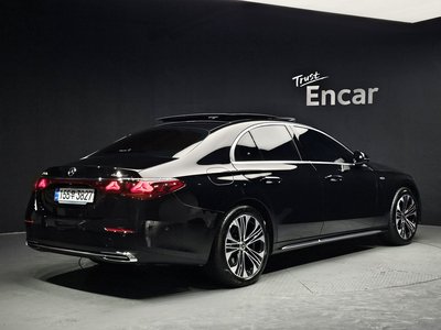 MERCEDES-BENZ E-CLASS - 4