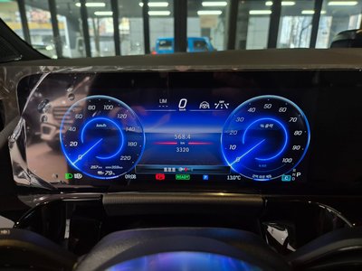 MERCEDES-BENZ EQA - 8