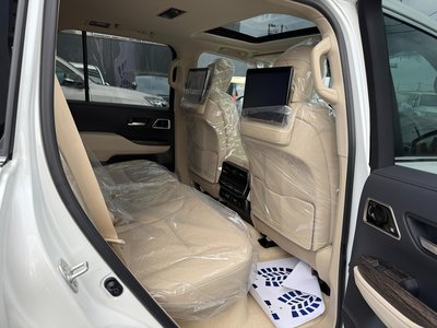 TOYOTA LAND CRUISER 300 - 7