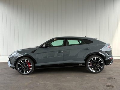 LAMBORGHINI URUS - 3