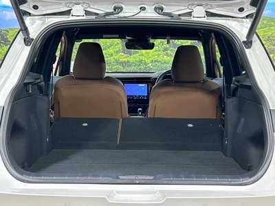 صورة مصغرة 10 لـ 2024 Lexus LBX