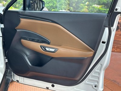 صورة مصغرة 48 لـ 2024 Lexus LBX