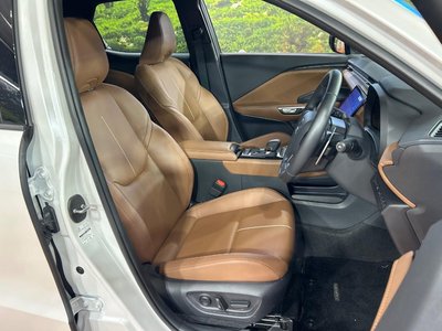 صورة مصغرة 8 لـ 2024 Lexus LBX