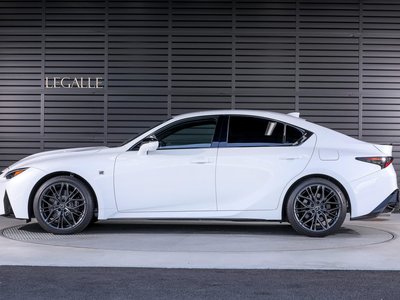 LEXUS IS - 10