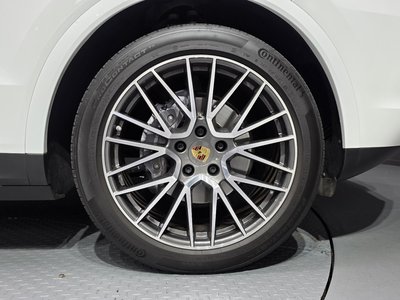 صورة 8 لـ 2022 Porsche CAYENNE