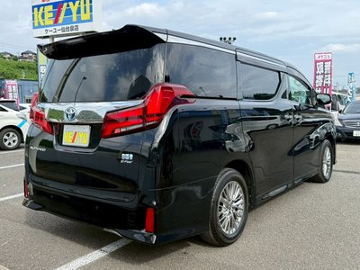 2021 Toyota ALPHARD photo 3