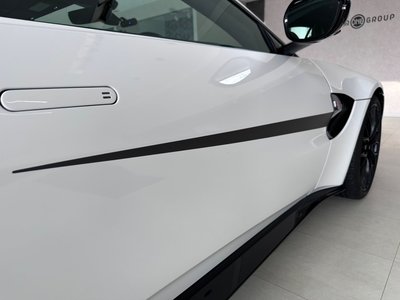 ASTON MARTIN VANTAGE - 9