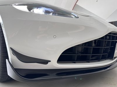 ASTON MARTIN VANTAGE - 7