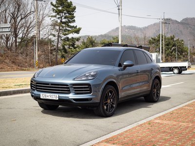 PORSCHE CAYENNE - 1