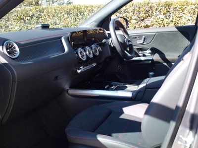 MERCEDES-BENZ EQA - 8