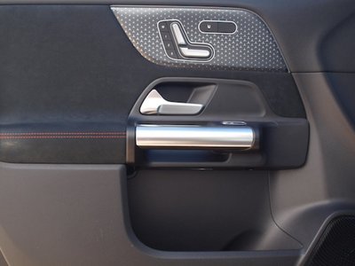 MERCEDES-BENZ EQA - 7