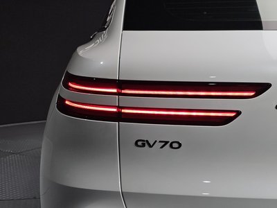 2022 Genesis GV70 photo 10