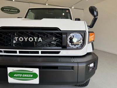 TOYOTA LAND CRUISER 70 - 5