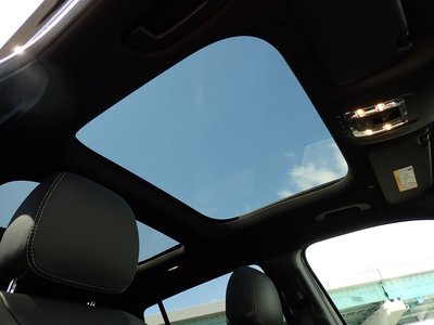 2021 Mercedes-BENZ GLB 照片 3
