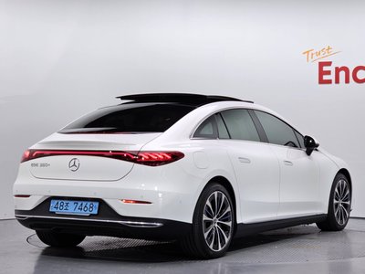 MERCEDES-BENZ EQE - 3