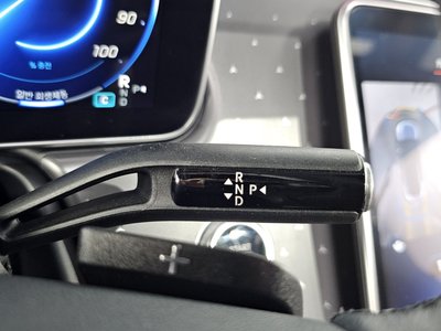 MERCEDES-BENZ EQE - 9