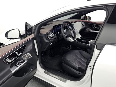 MERCEDES-BENZ EQE - 10
