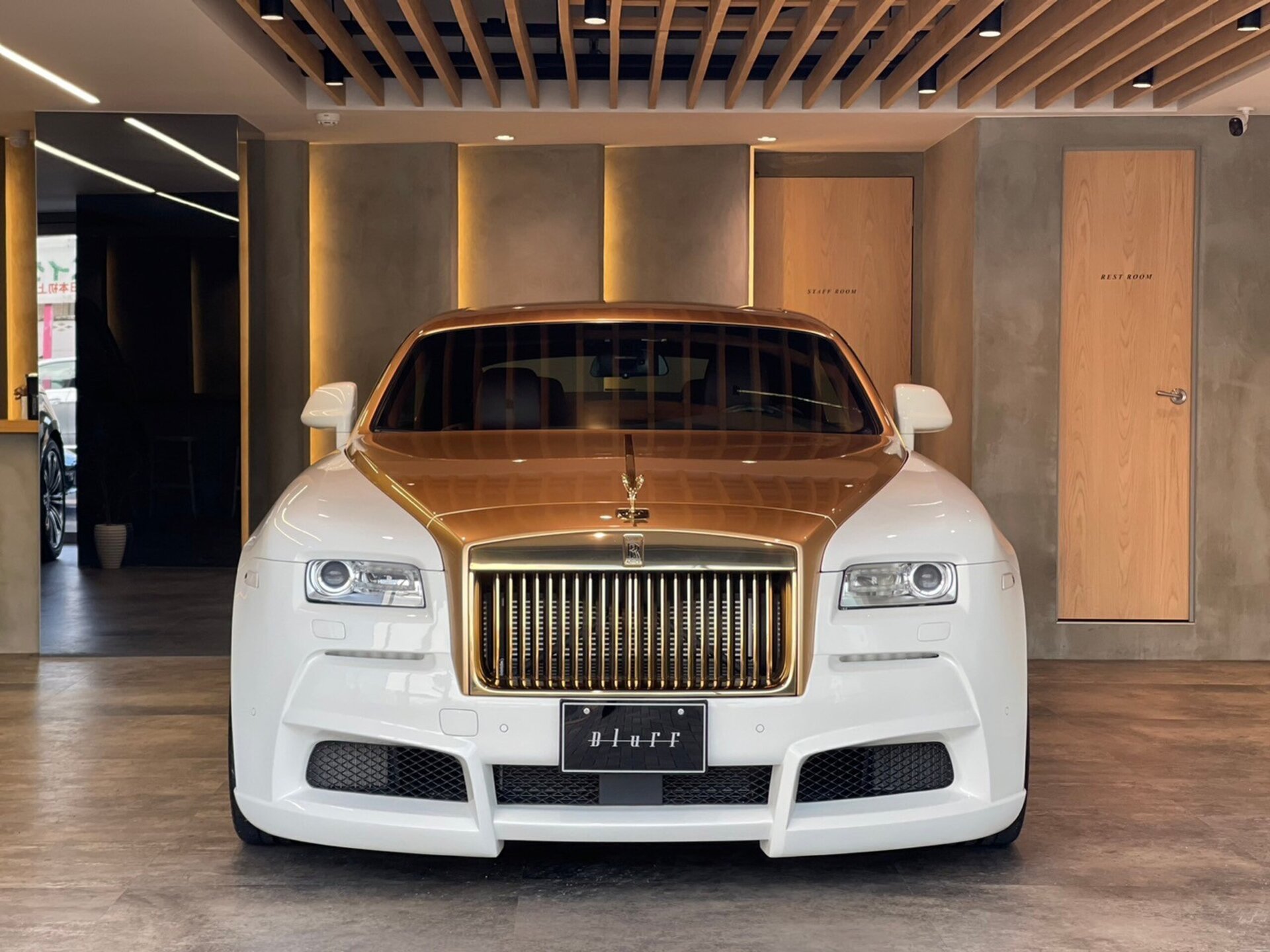 ROLLS ROYCE WRAITH - View 1