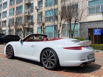 PORSCHE 911 - 9