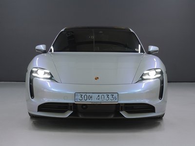 PORSCHE TAYCAN - 2