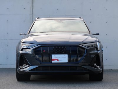 AUDI E-TRON S - 2