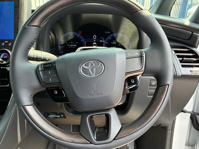 2026 Toyota ALPHARD — фото 7