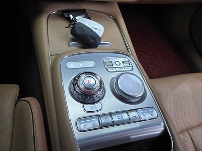 صورة 9 لـ 2022 Genesis G90 (RS4)